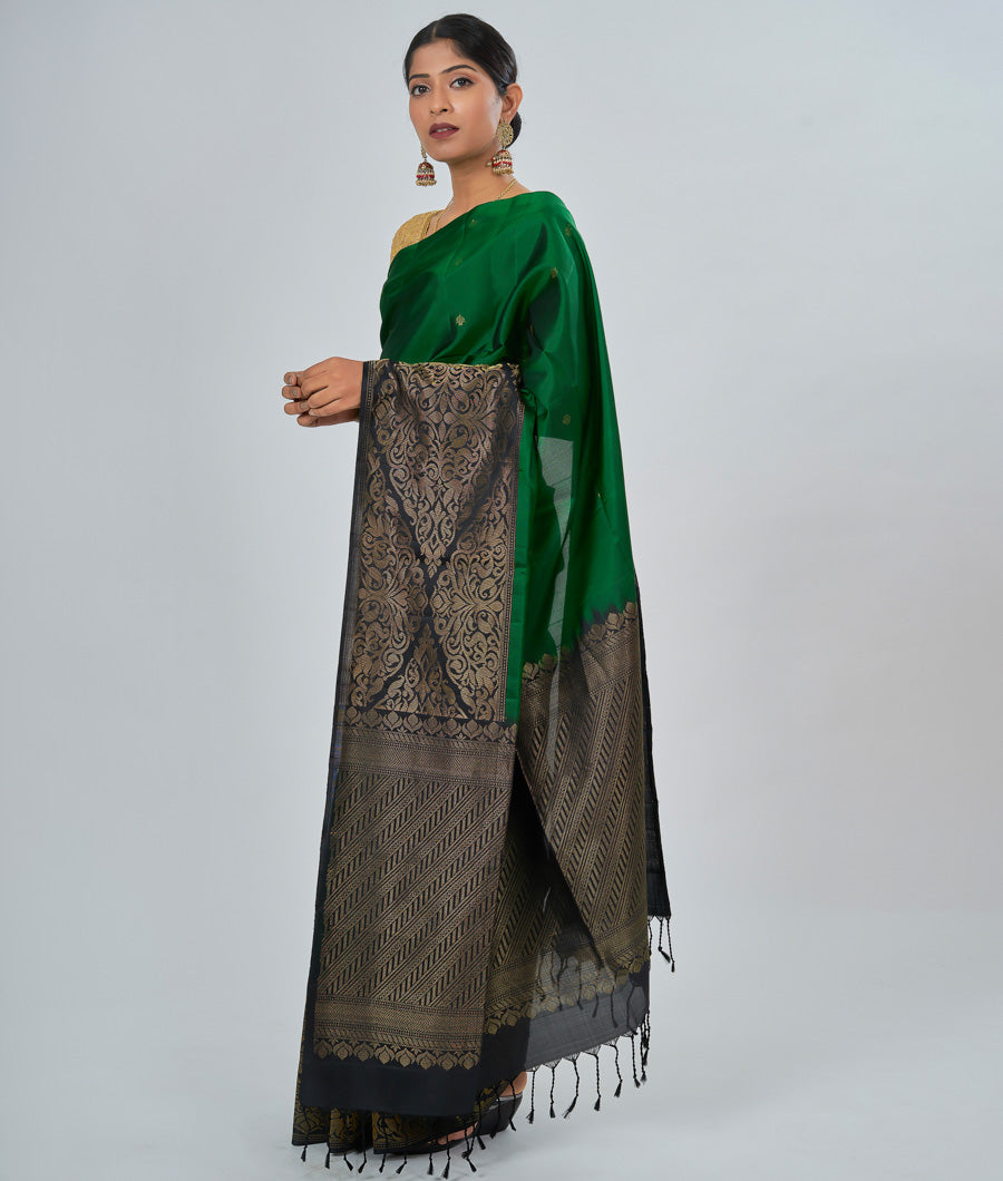 Green Soft Silk Saree Gold Zari - kaystore.in